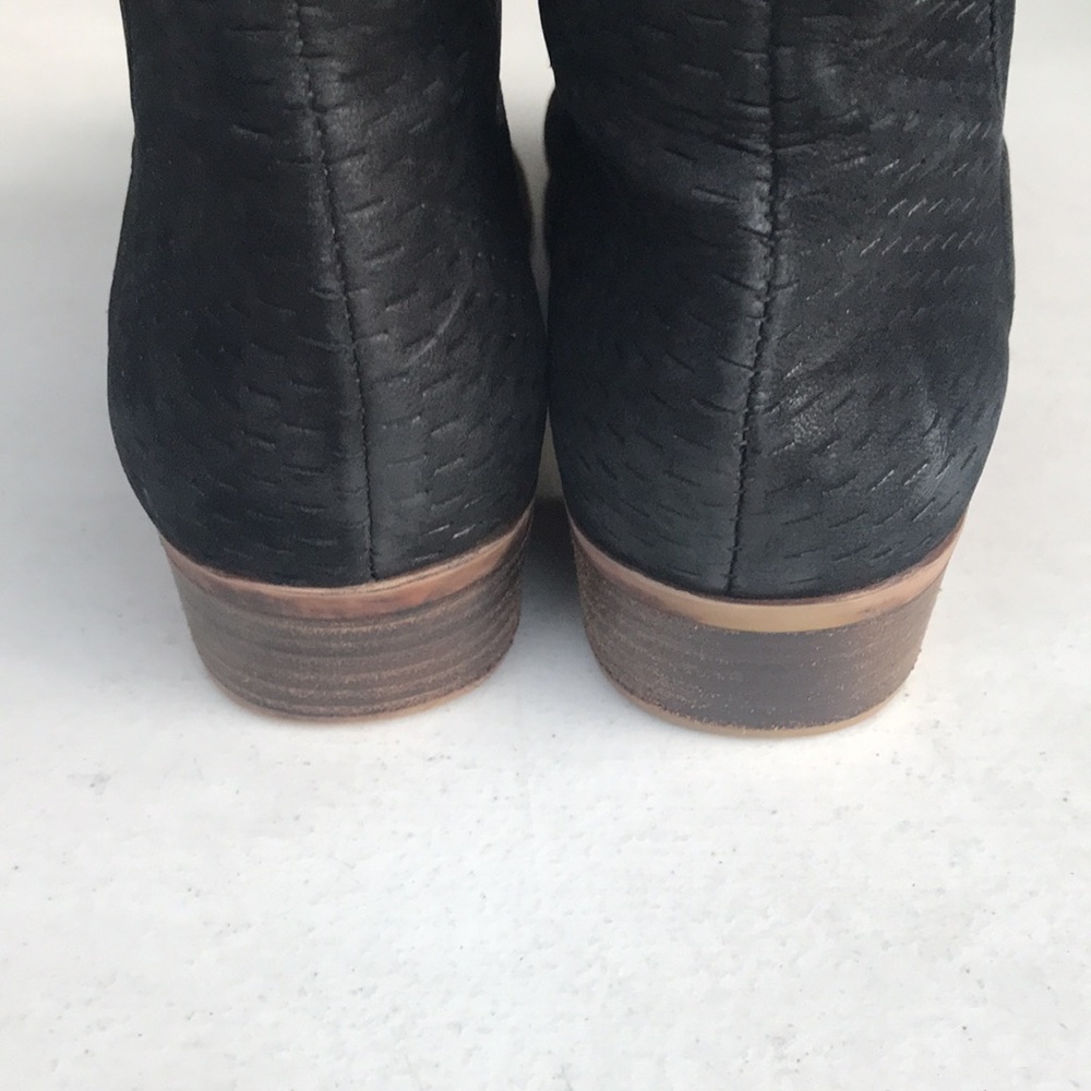 LUCKY BRAND | Black Perforated Leather Ankle Boots Booties Size 8.5 - Picture 4 of 6